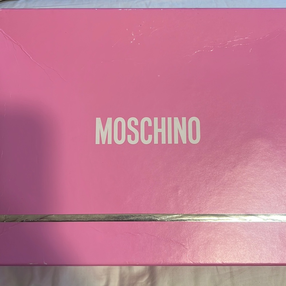 Moschino Pink Fresh Couture for Women 4 piece gift set